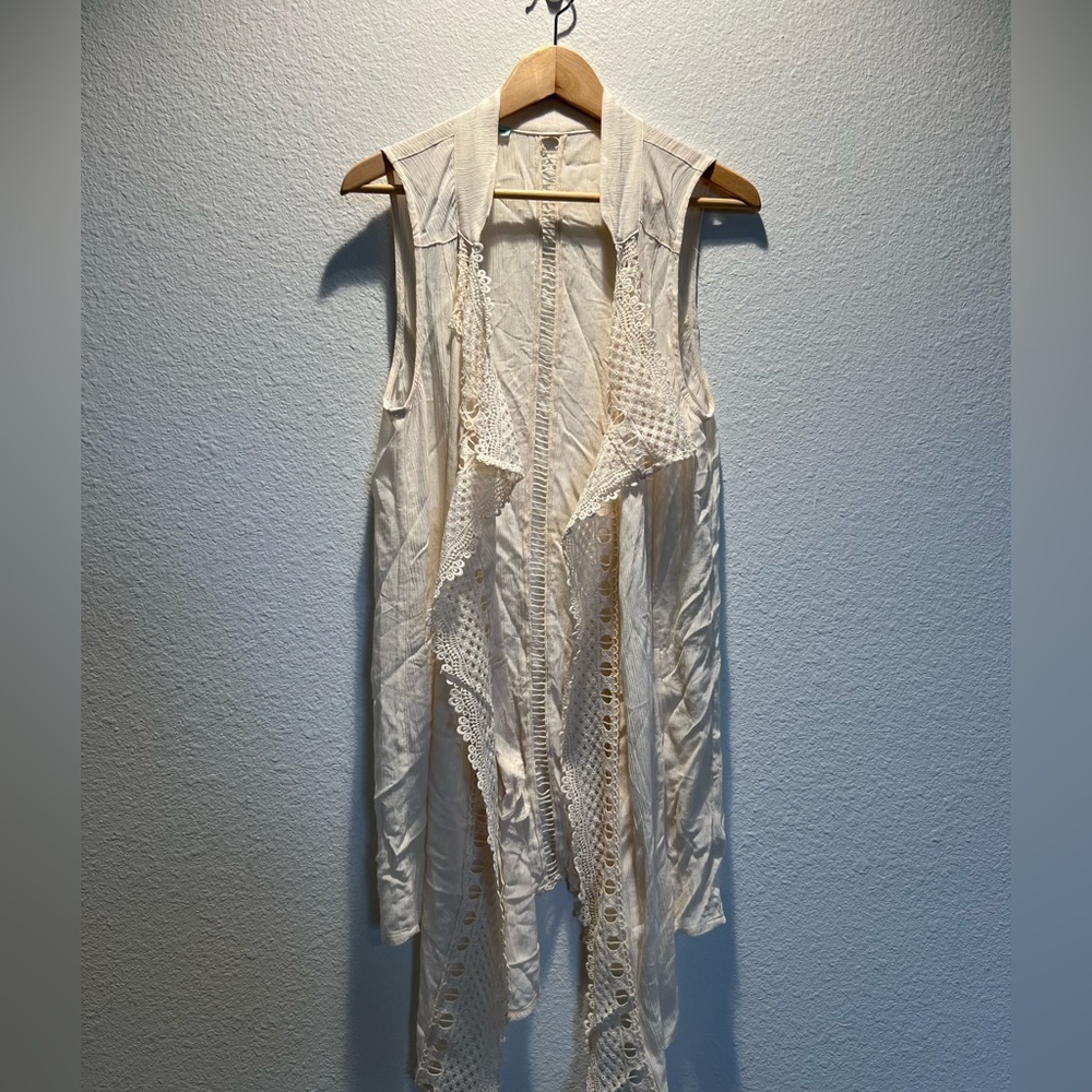 Lacey whimsy sleeveless wrap
